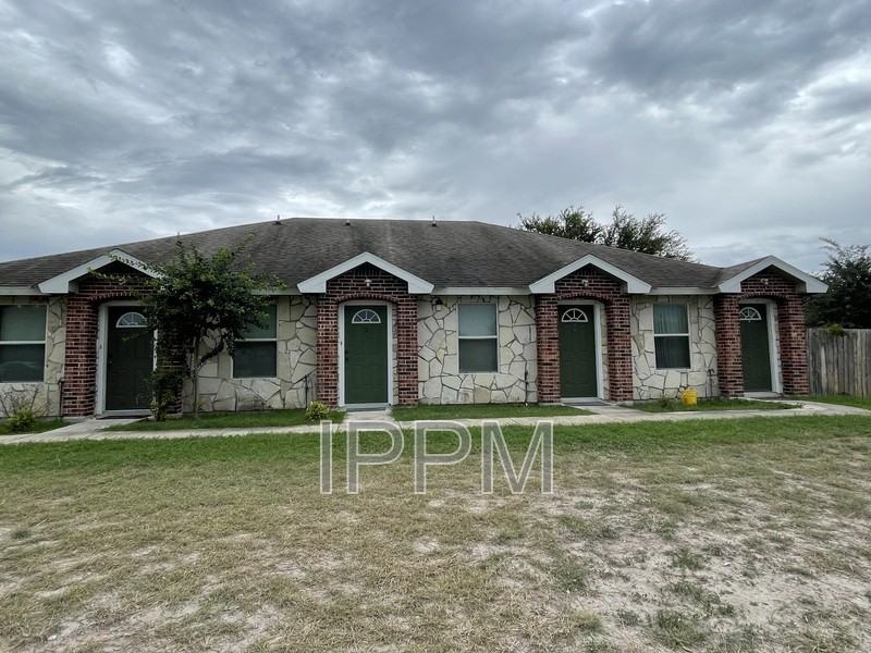 3413 Los Arroyos Ct #3 - Photo 2 of 2