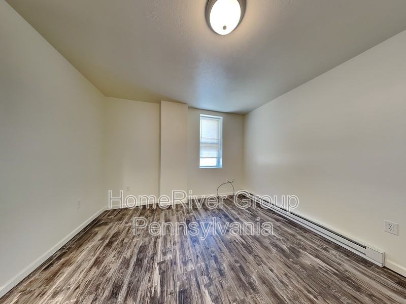 571 Kendall Ave - Photo 2 of 18