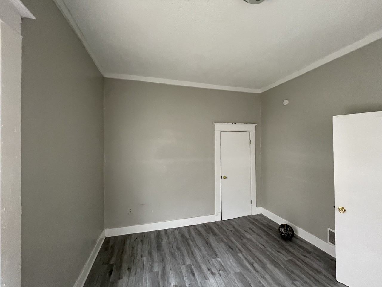 926 Stafford Ave - Photo 4 of 10