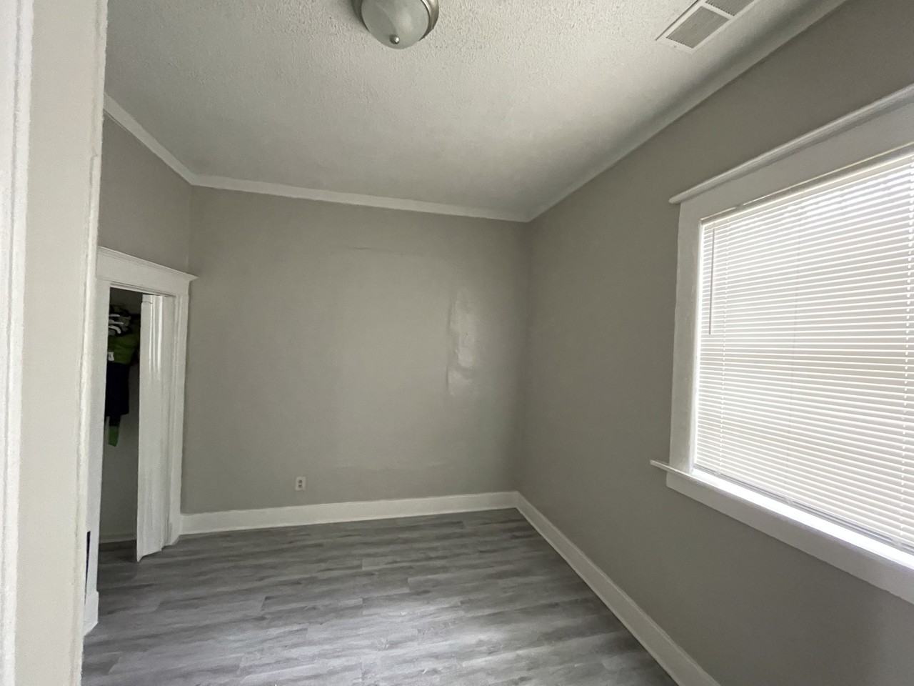 926 Stafford Ave - Photo 7 of 10