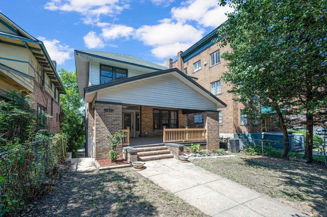 1230 29th St S - Photo 3 of 50