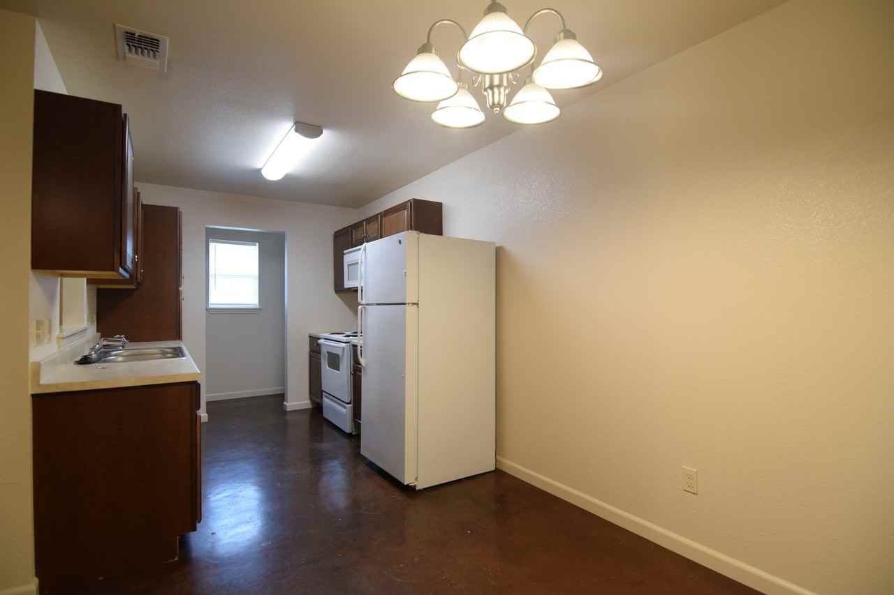 201 S Front St - Photo 3 of 15