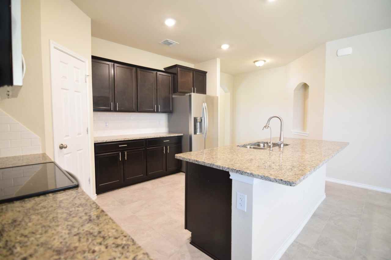 1801 Cow House Ct - Photo 5 of 28