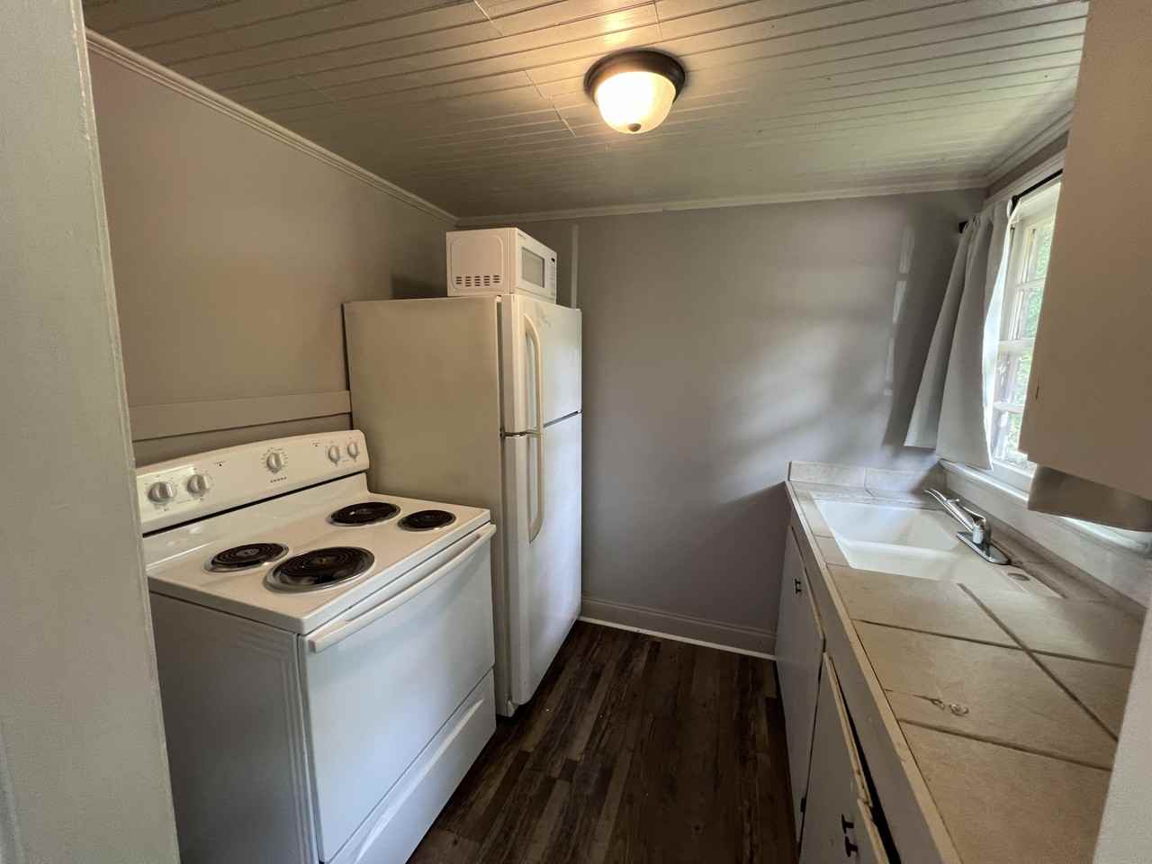 301 1/2 N 25th Ave - Photo 2 of 9