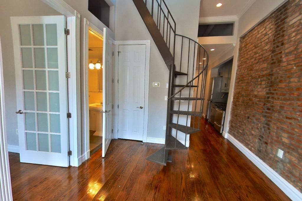E 13th St #5H - Photo 5 of 6