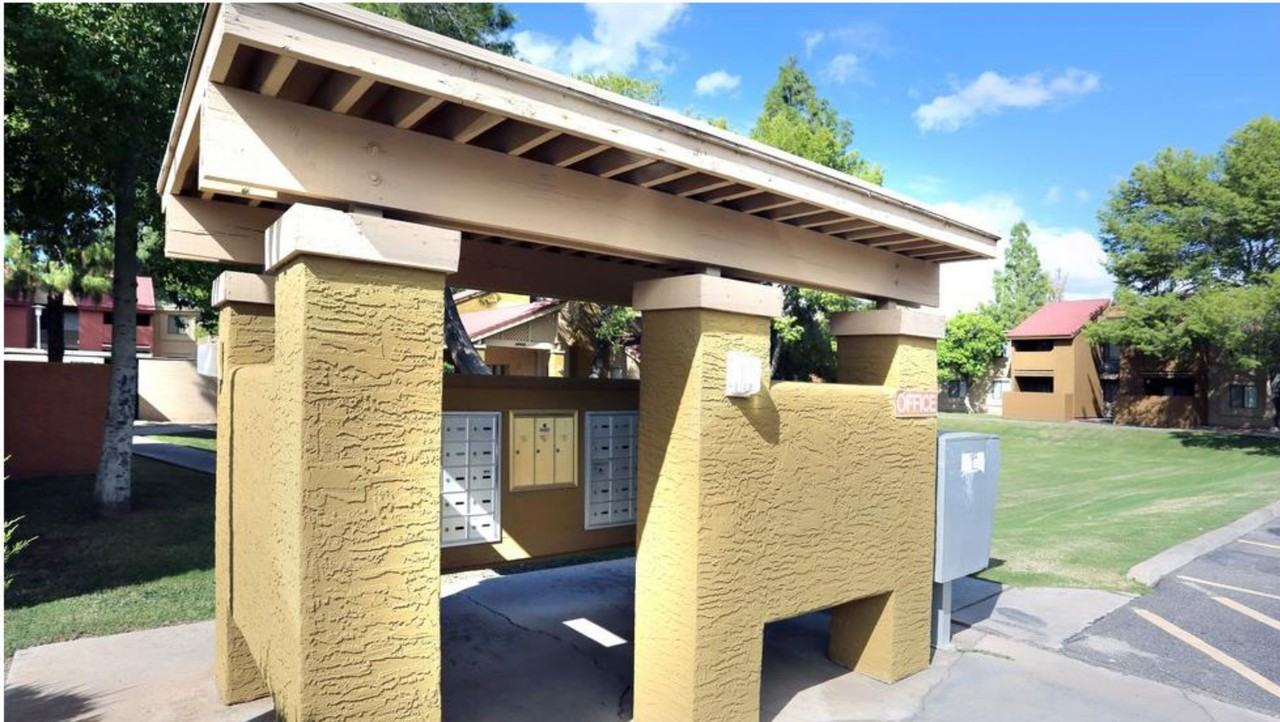 825 S River Dr - Photo 3 of 15