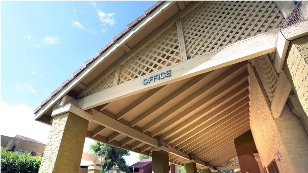 825 S River Dr - Photo 4 of 15