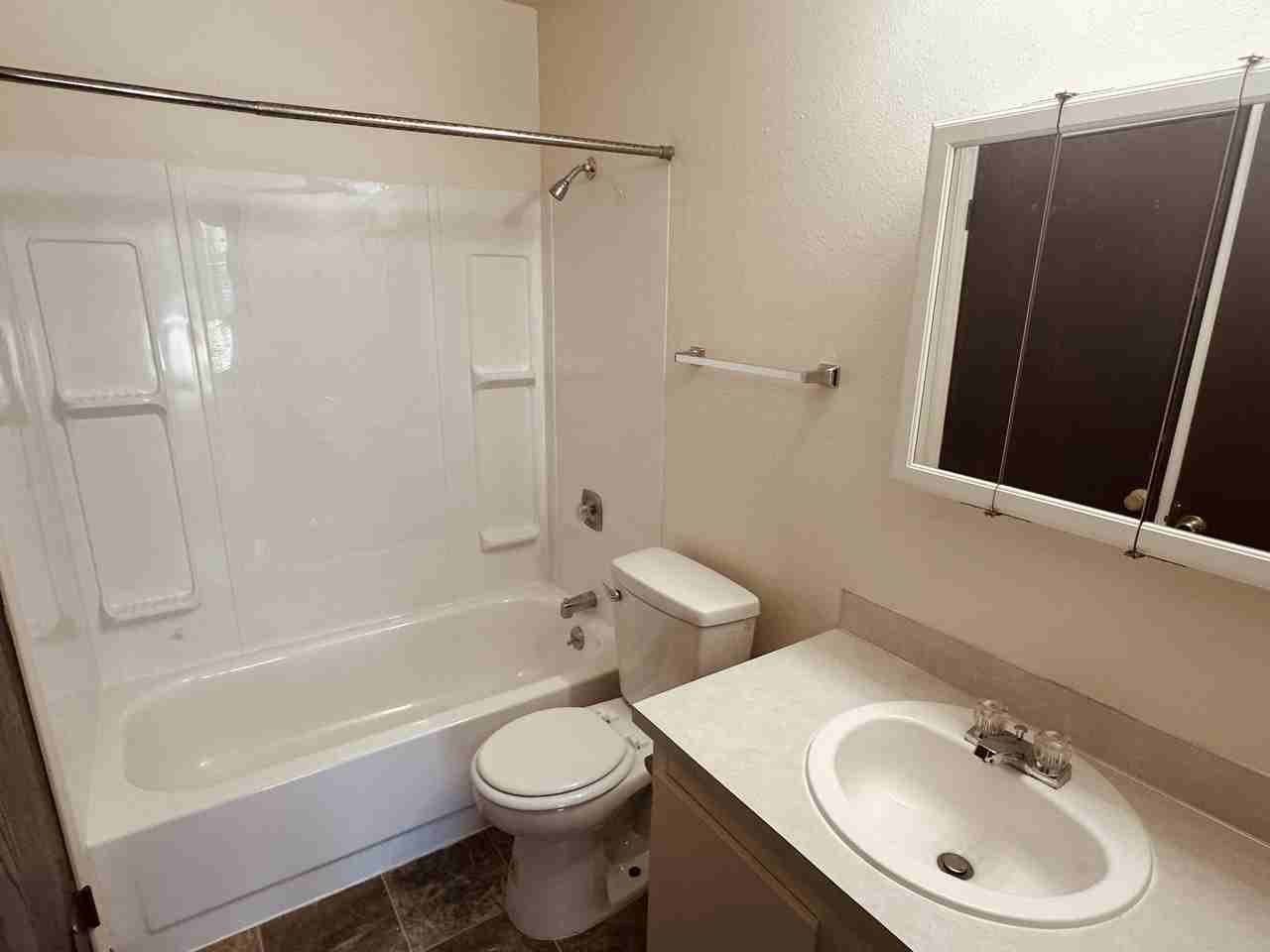 11037 Se 223Rd St - Photo 3 of 7