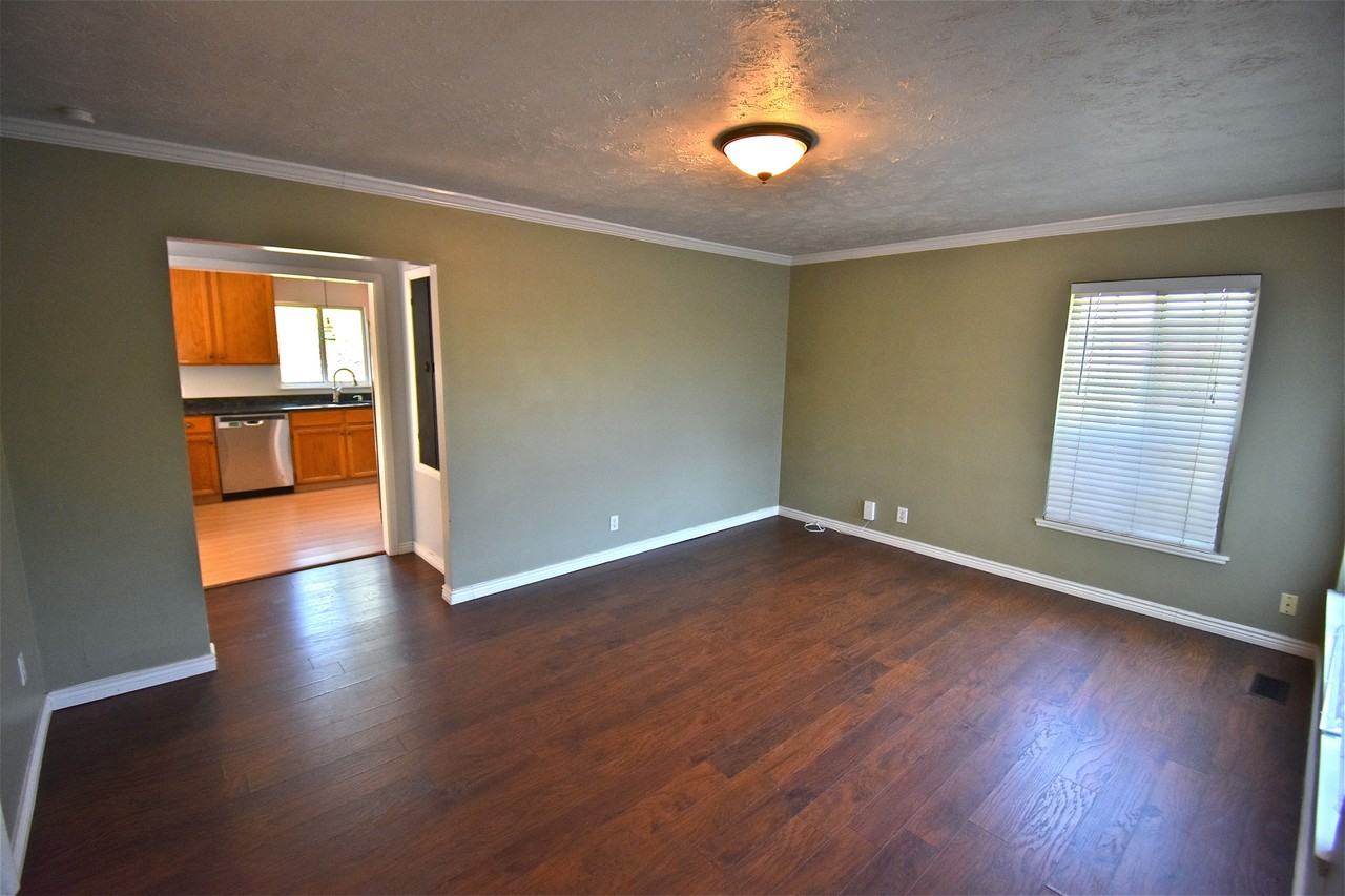 1881 E Stratford Ave - Photo 2 of 21