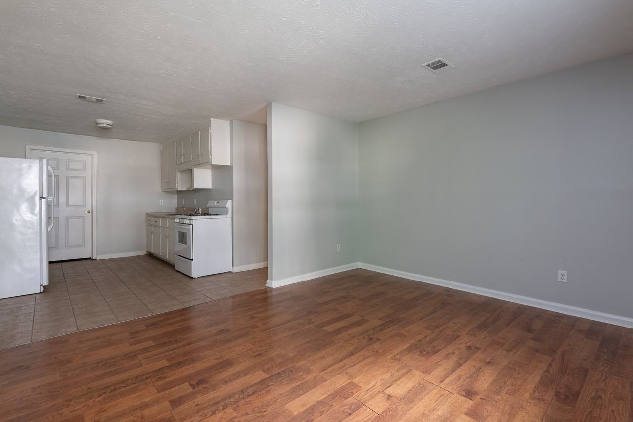 2698 George St Nw - Photo 3 of 13