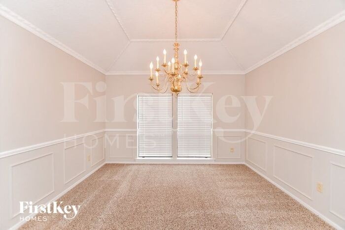 2502 Buttercup Dr - Photo 3 of 15