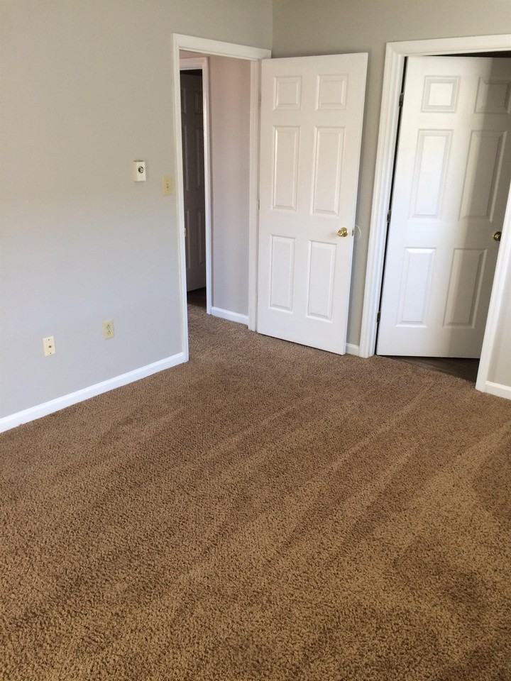 603 Four Mile Avenue - Photo 3 of 4