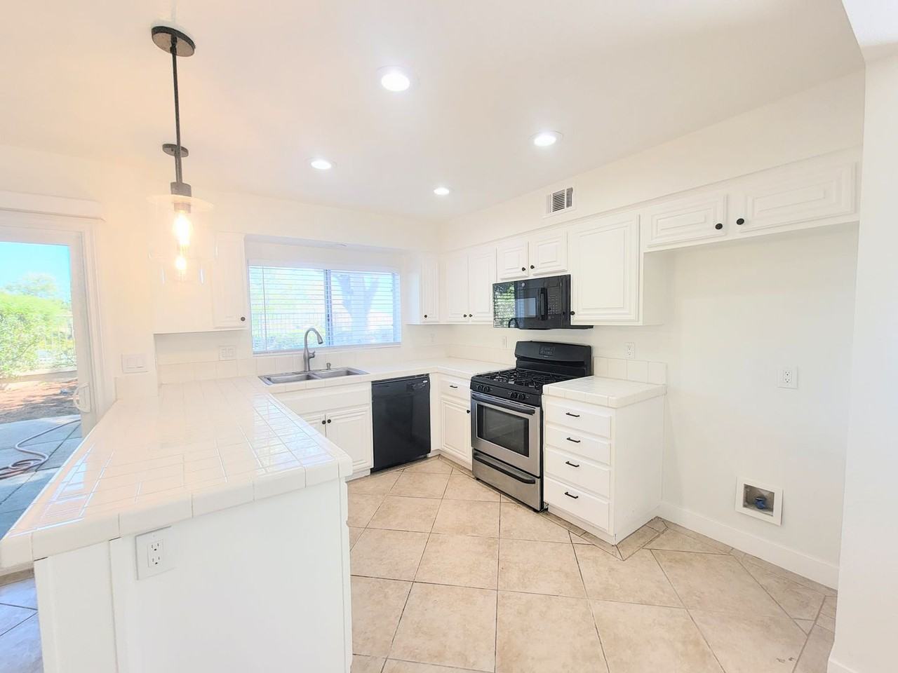 31654 Corte Esparza - Photo 3 of 33