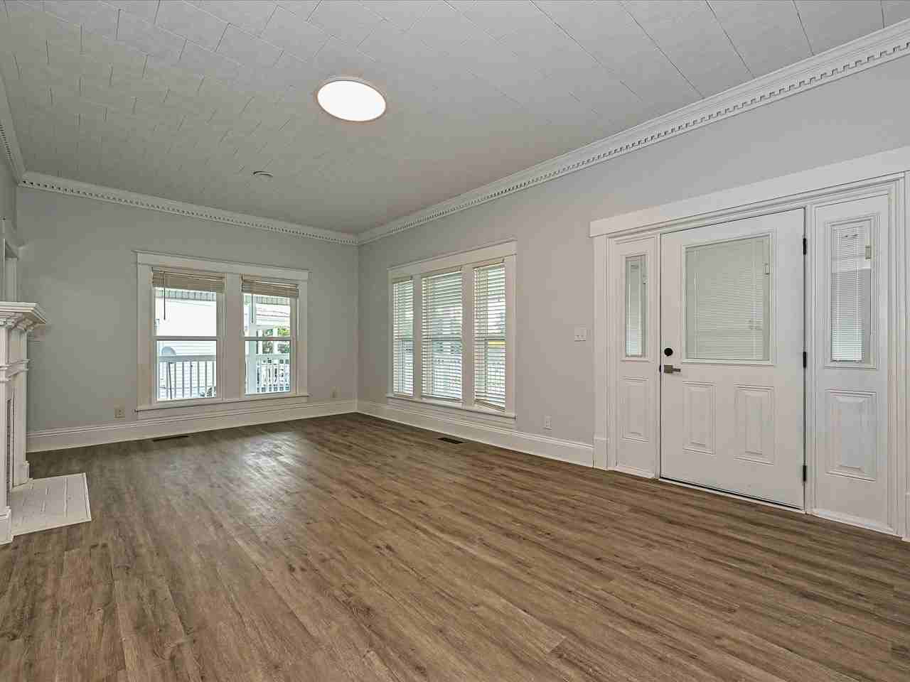 1210 S Salisbury Ave - Photo 3 of 24