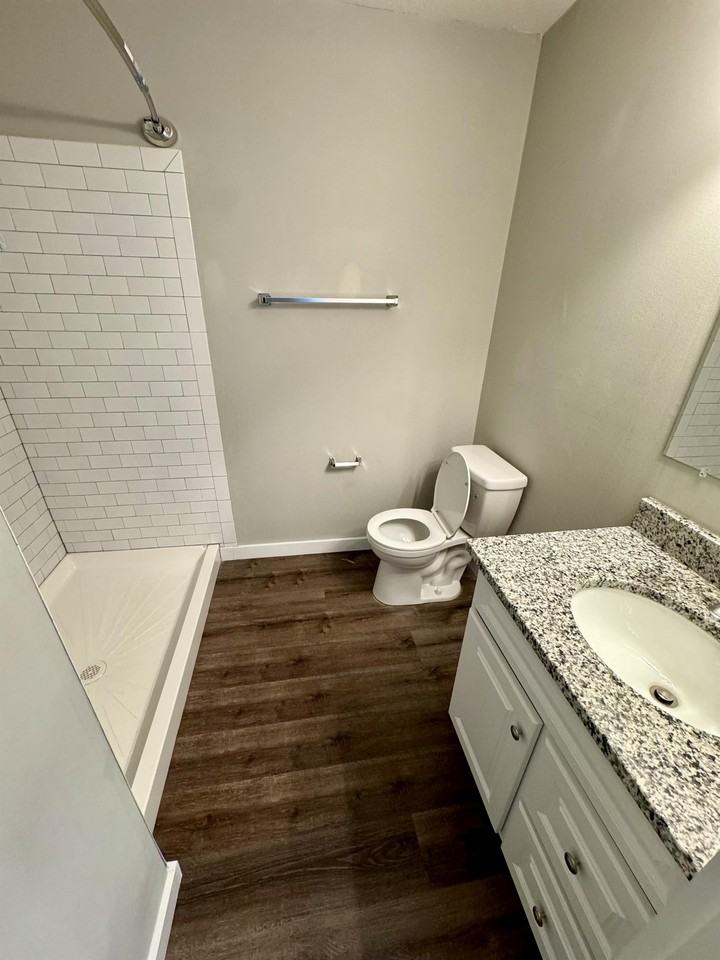 2505 Bremer Dr - Photo 2 of 6