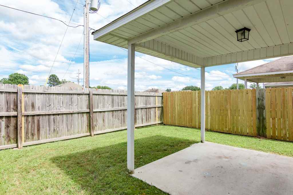 106 S East St - Photo 2 of 9