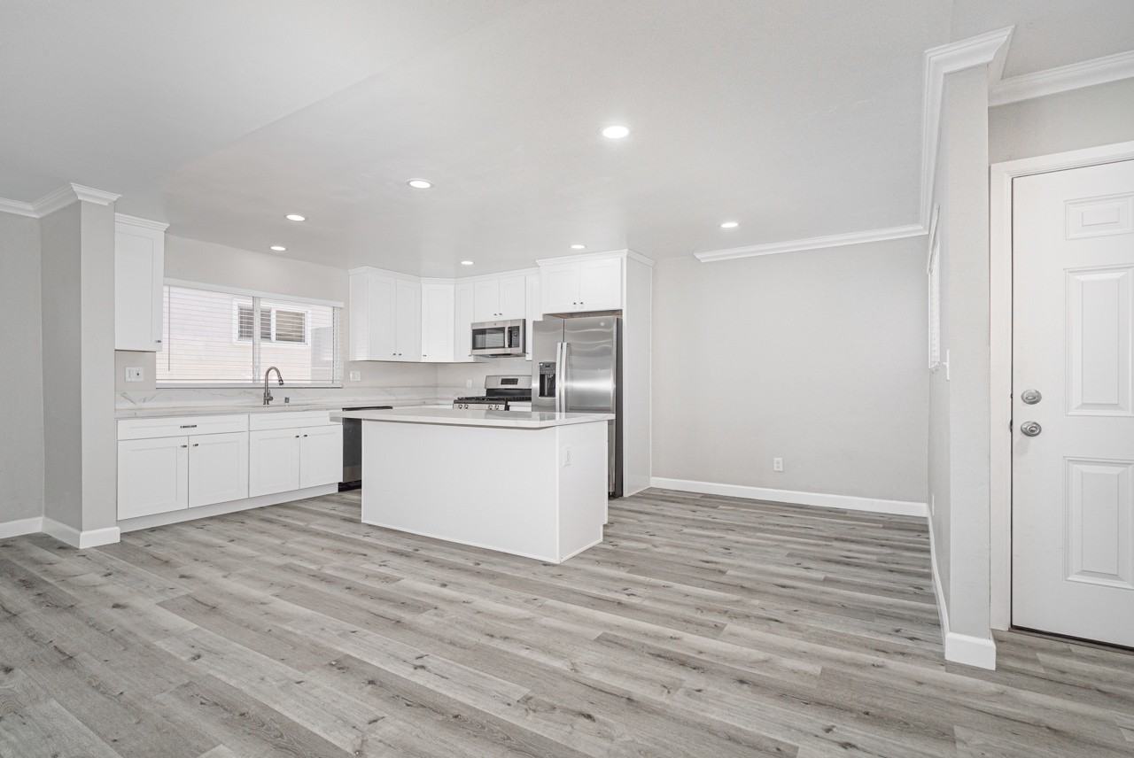 4935 Deaton Dr - Photo 2 of 21