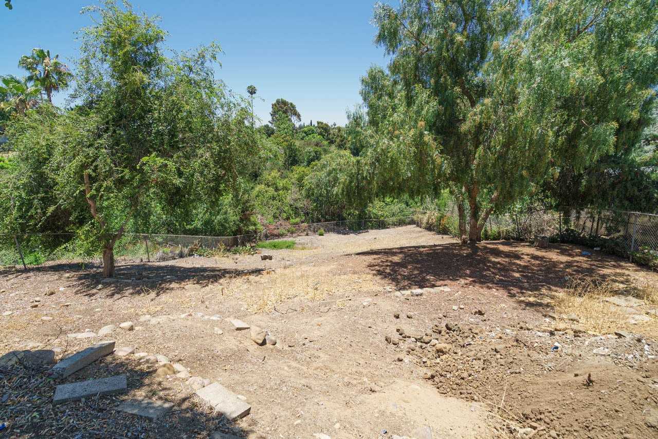 4935 Deaton Dr - Photo 3 of 21