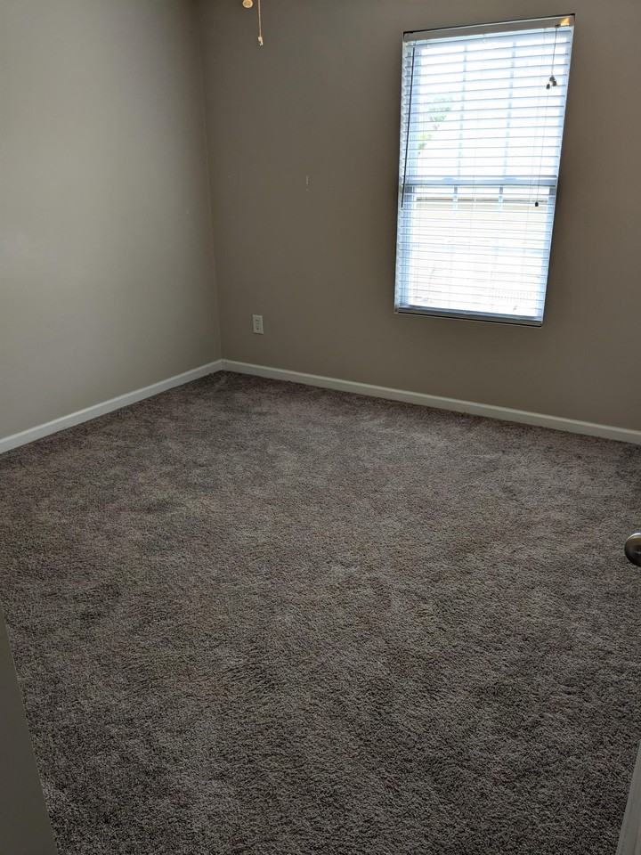 1058 Ashmore Dr - Photo 2 of 26