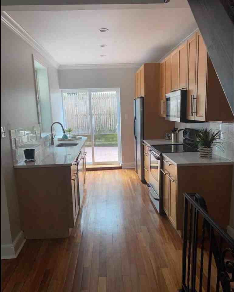 1212 N Howard St - Photo 5 of 11