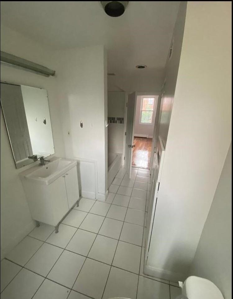 1212 N Howard St - Photo 4 of 11