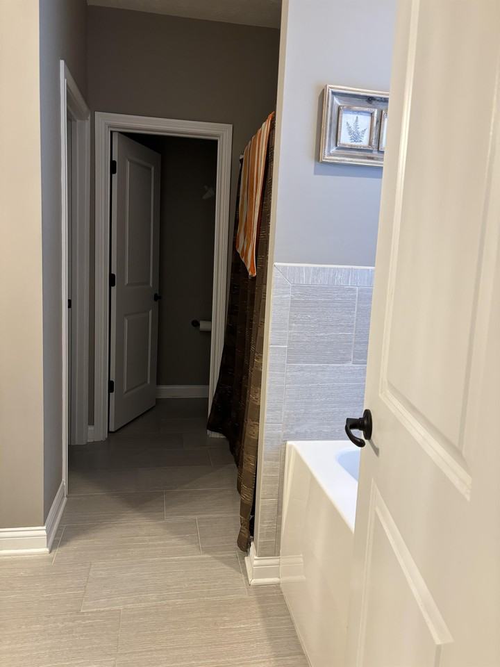 101 Aiden Ln - Photo 3 of 6