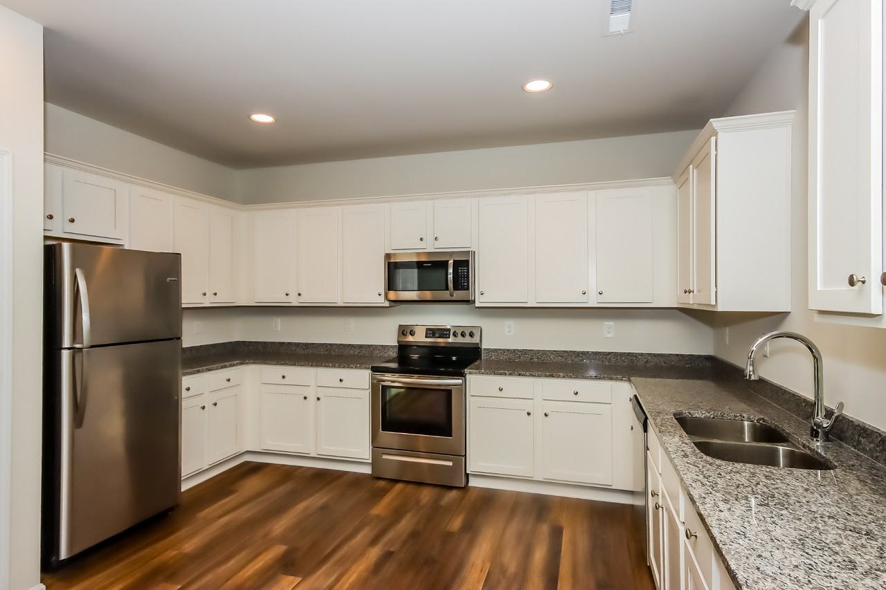 176 Nottingham Cir - Photo 7 of 17