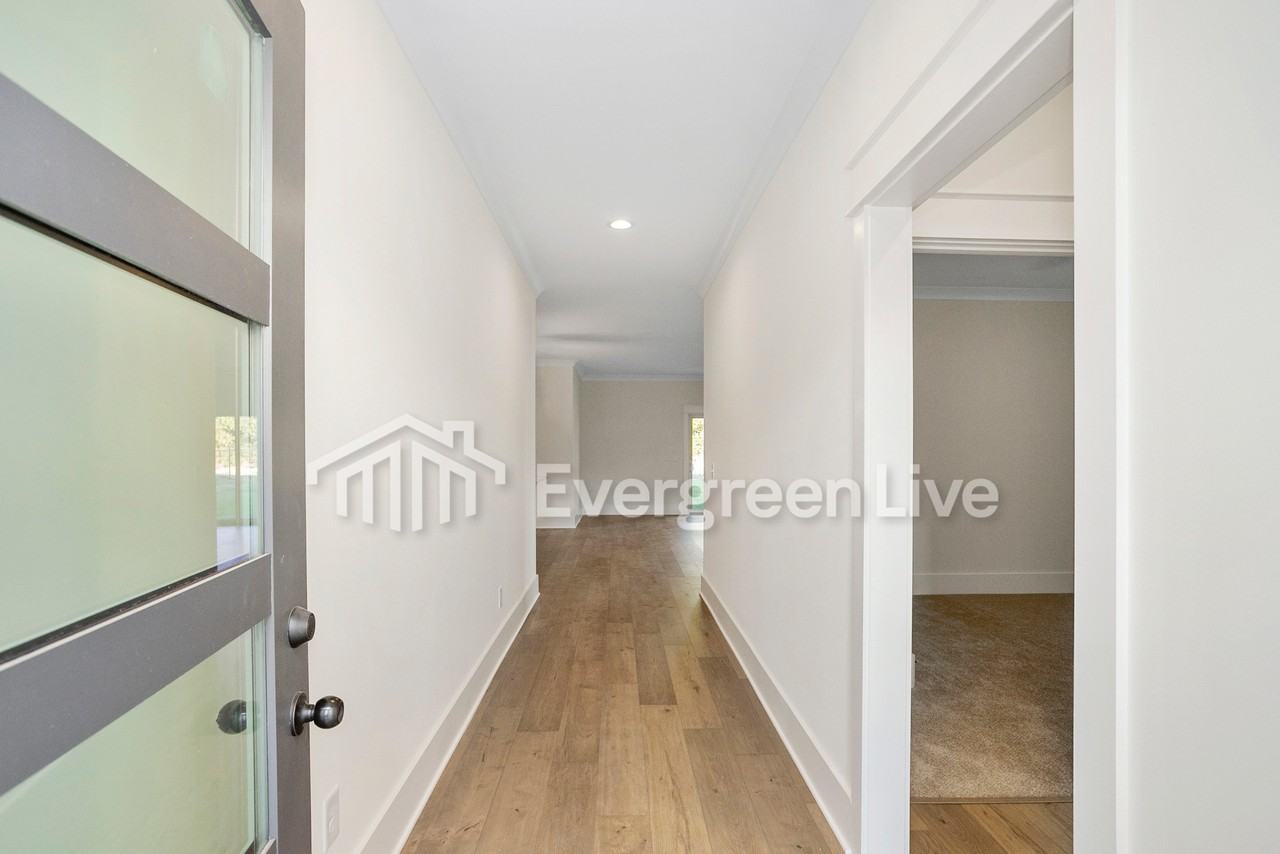 251 Centennial Dr - Photo 3 of 28