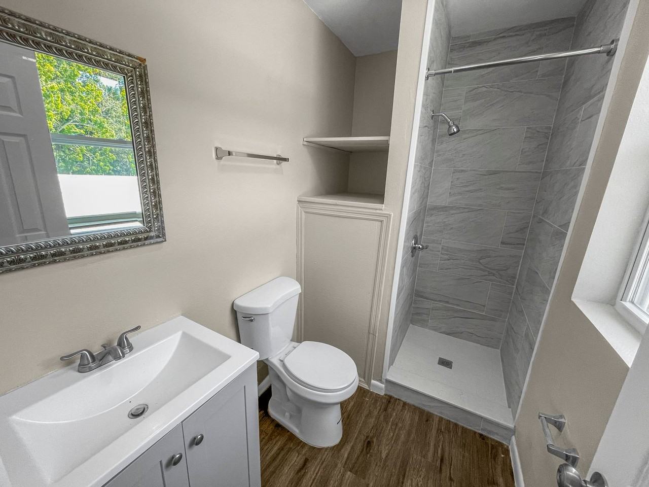 321 W Ianthe St #10 - Photo 5 of 6