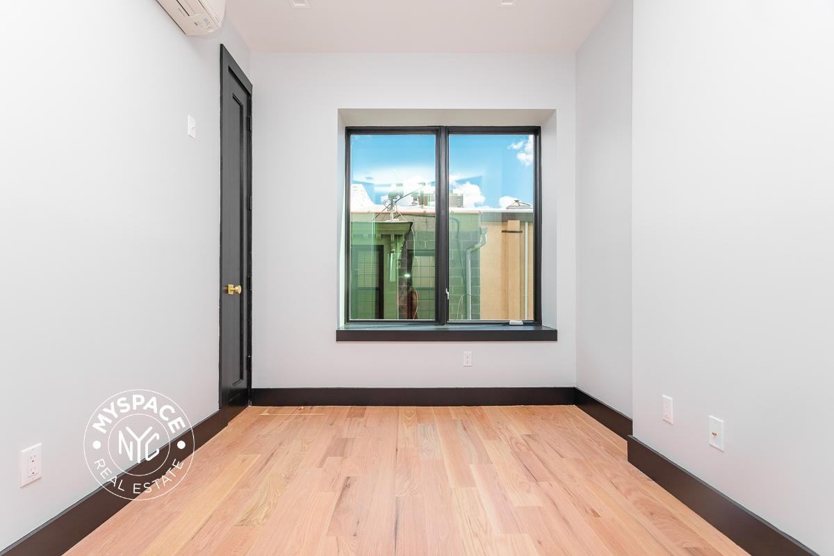 561 4th Ave #3B - Photo 2 of 15