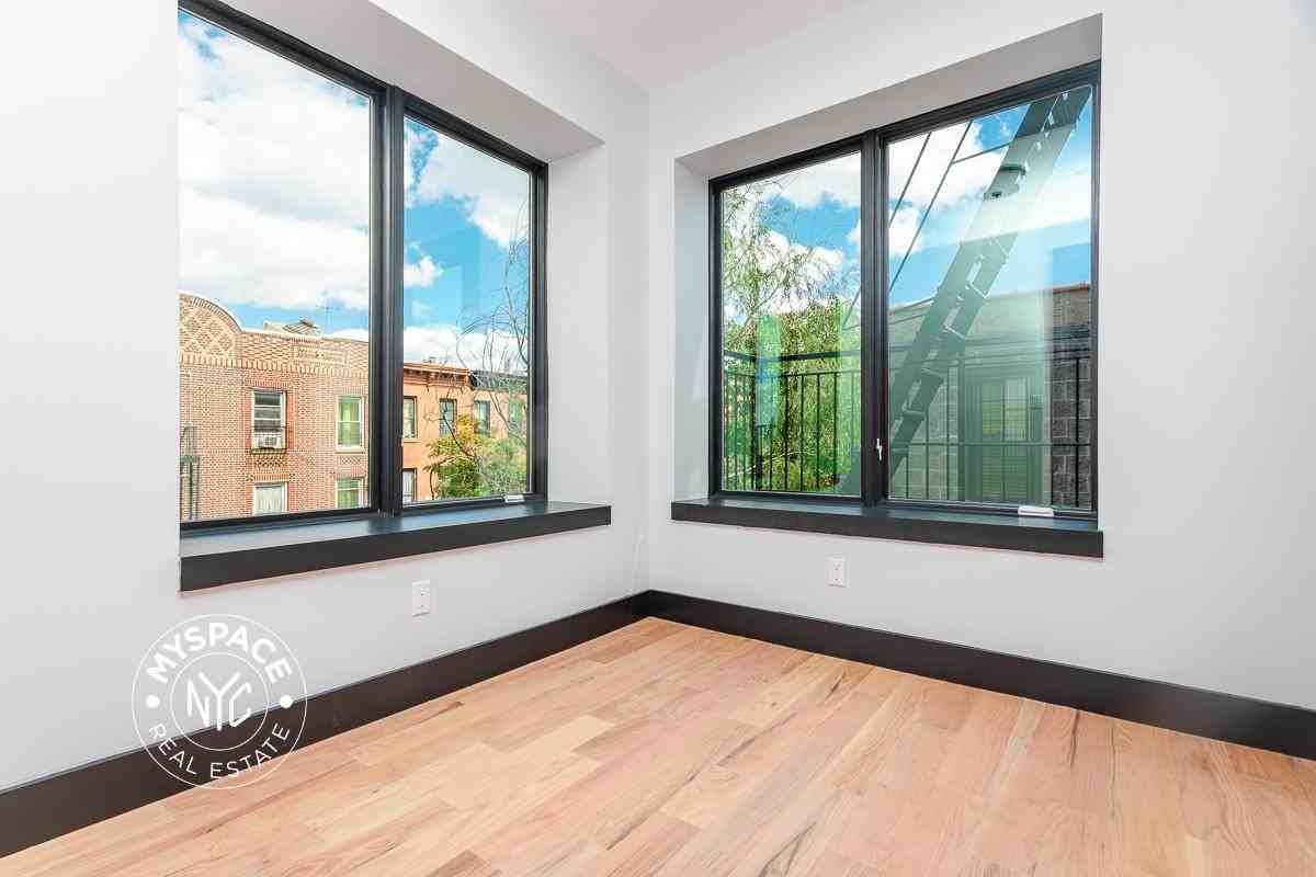 561 4th Ave #3B - Photo 4 of 15
