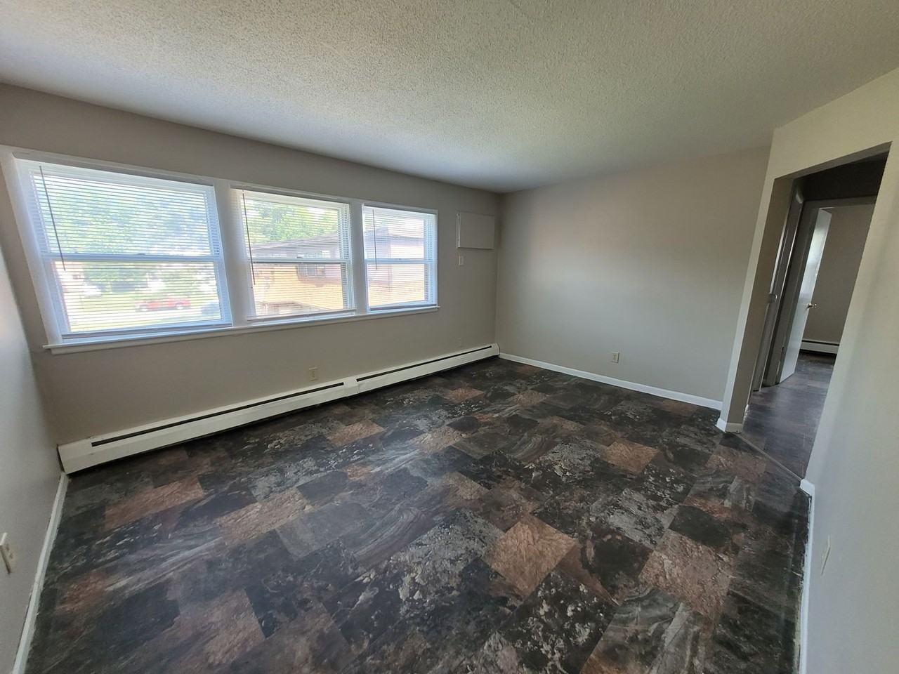 Arlington Heights Apartments - Photo 3 of 9