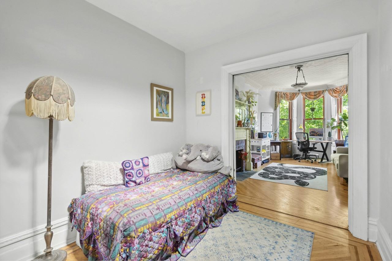 592 11th St #2 - Photo 3 of 12