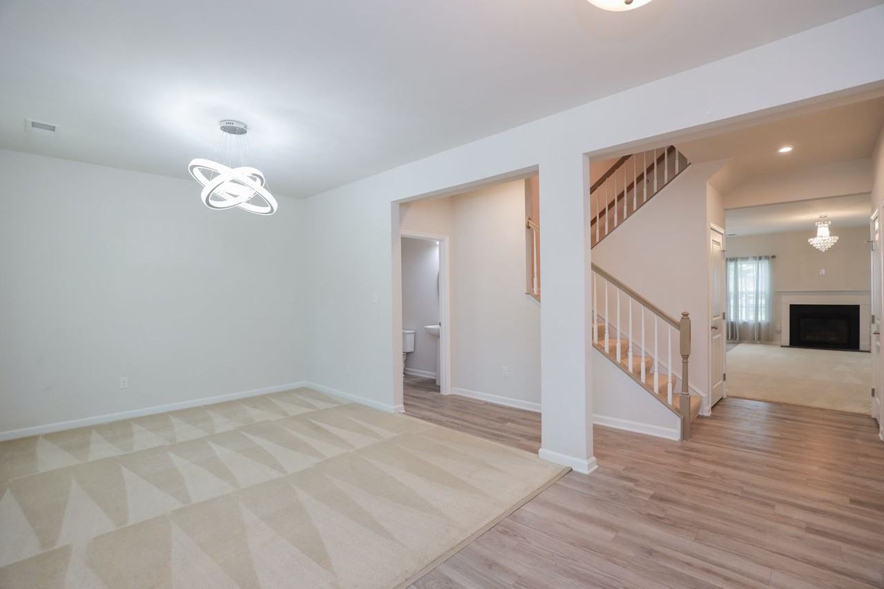 875 Eagle Pl - Photo 2 of 16