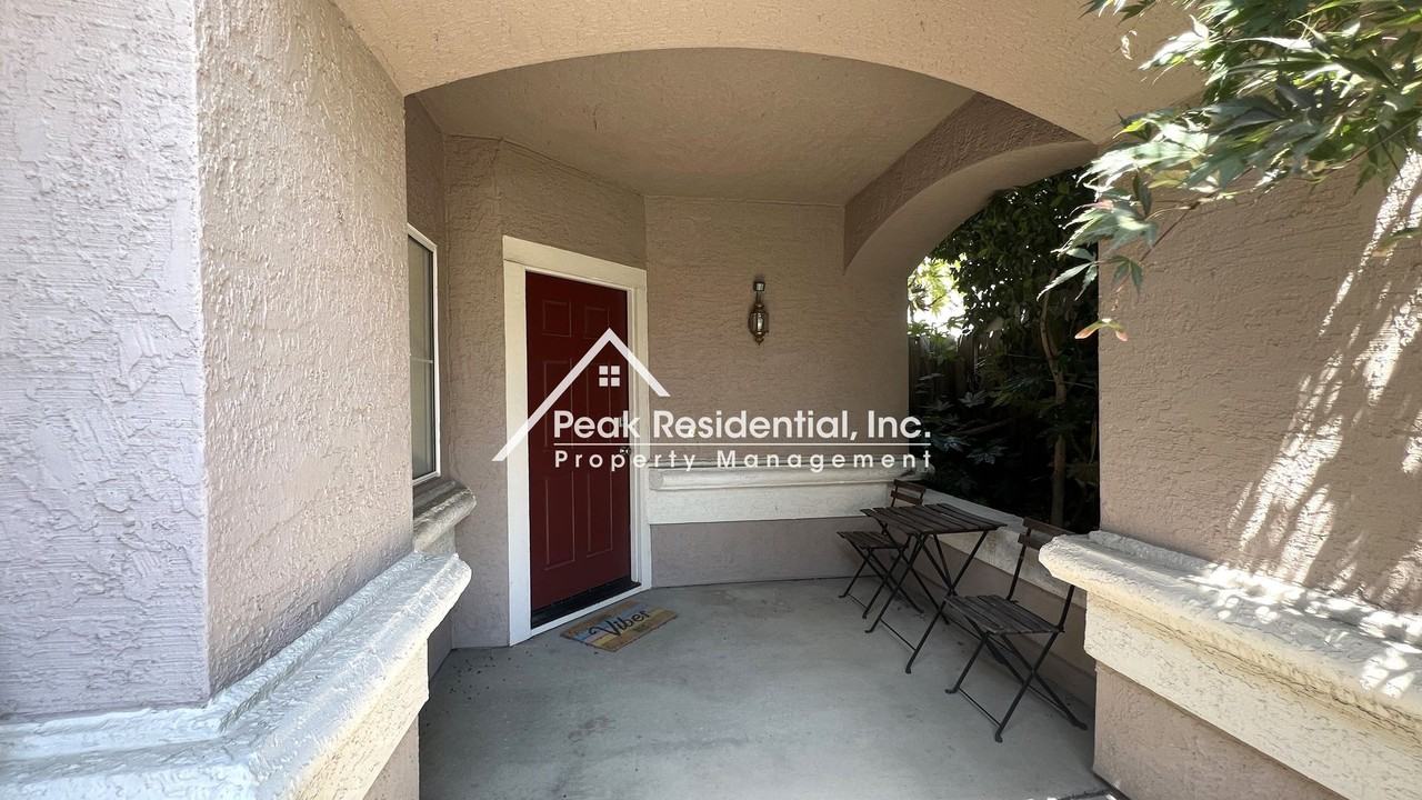 402 Harlow Ct - Photo 3 of 32