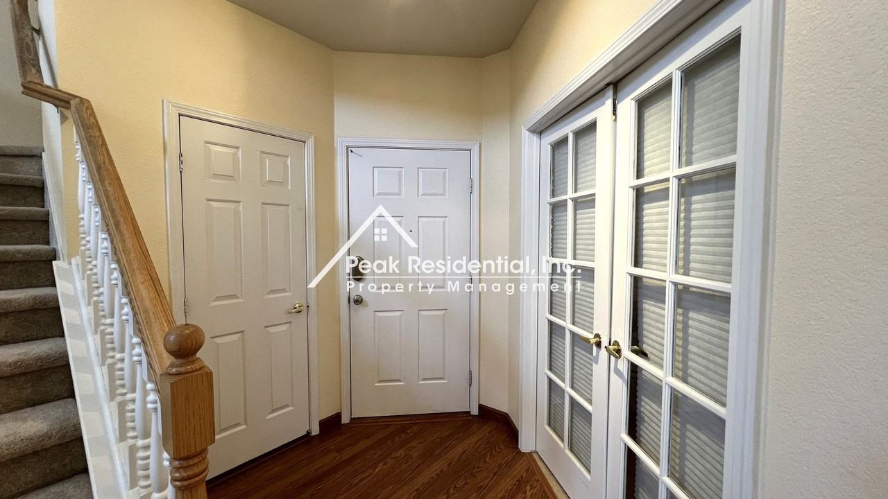 402 Harlow Ct - Photo 4 of 32