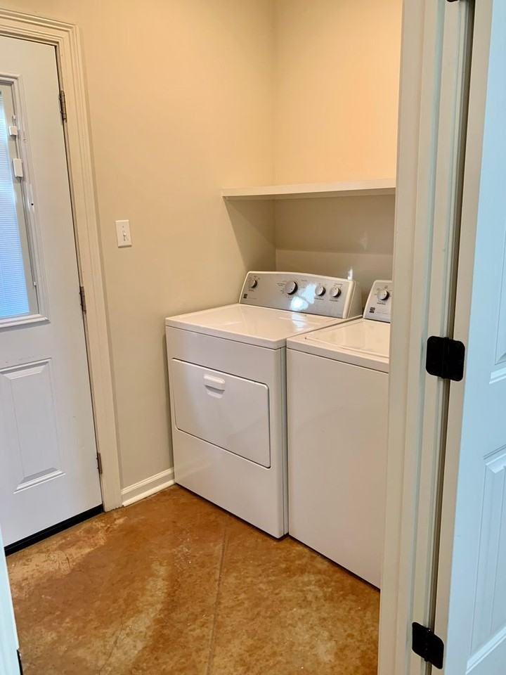 109 Ella St - Photo 6 of 15