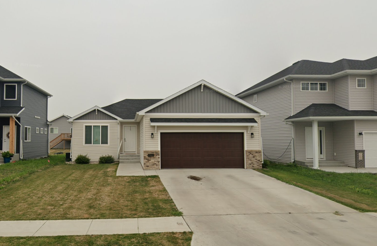 7387 18th St S - Photo 2 of 26
