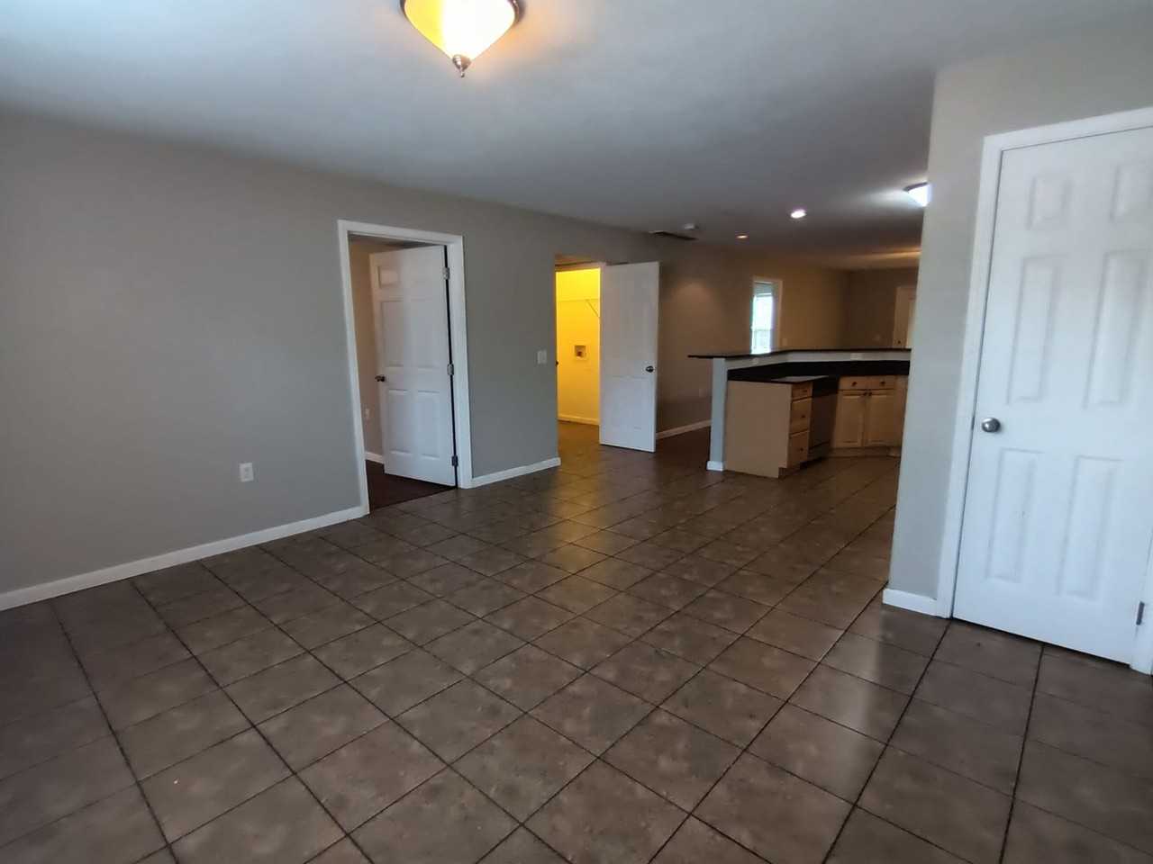 818 Elm Way Ct - Photo 3 of 18