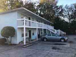 featured image of 213 Hampton Ave