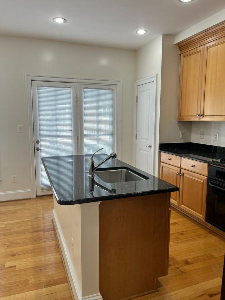 711 Carpenter Rd - Photo 7 of 30