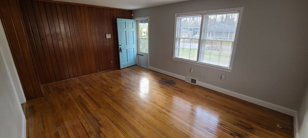129 S Gordon Dr - Photo 2 of 21