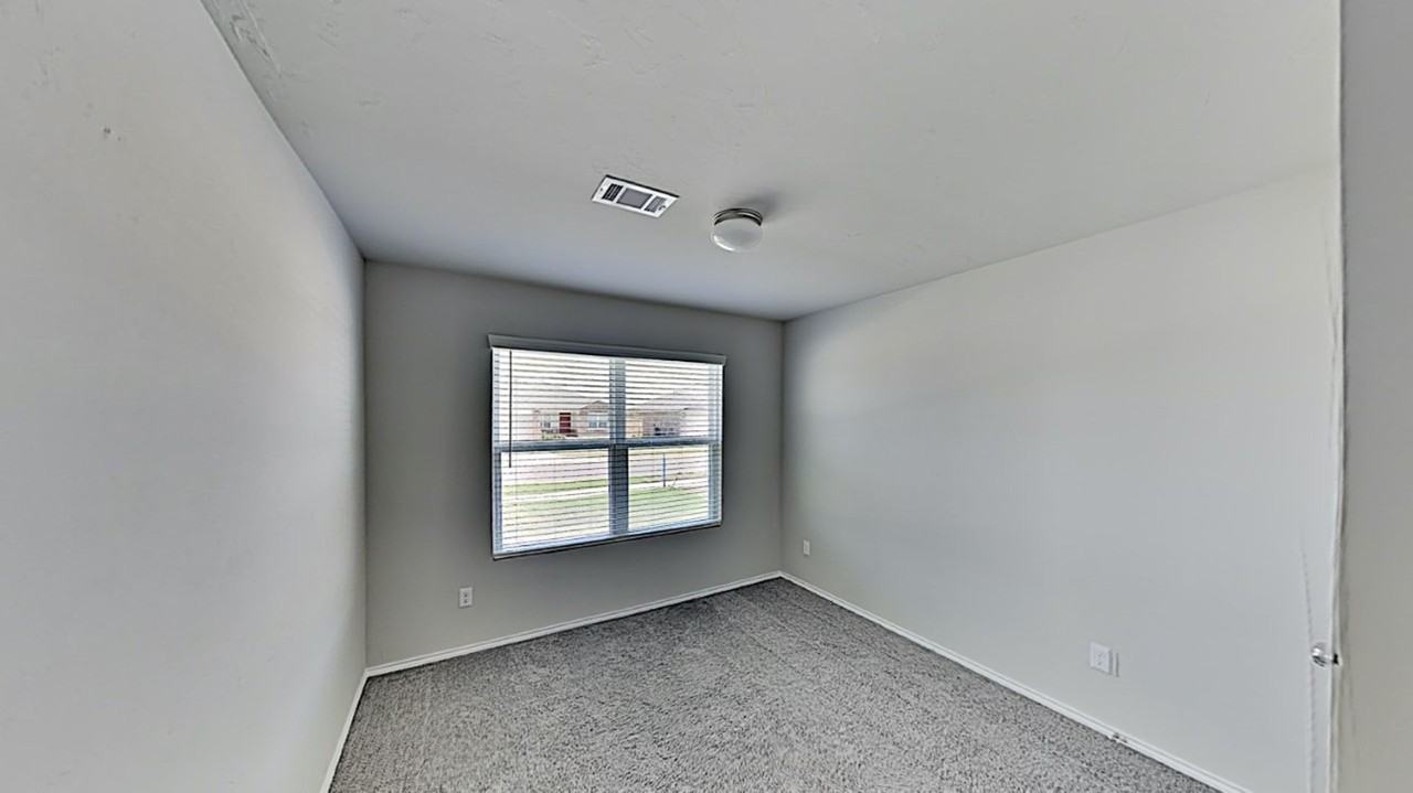 309 Blue Dr - Photo 5 of 18