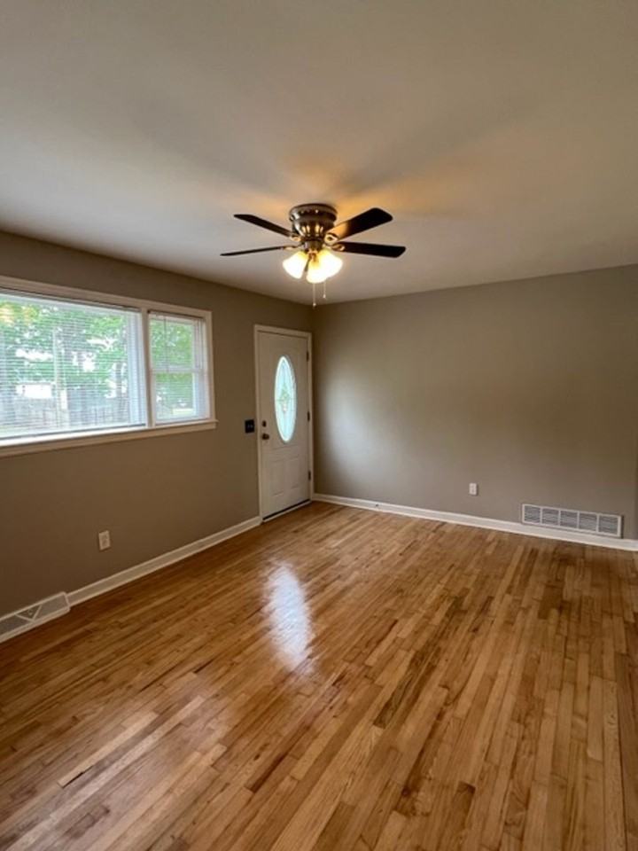 111 South Buckhorn Road - Photo 3 of 18