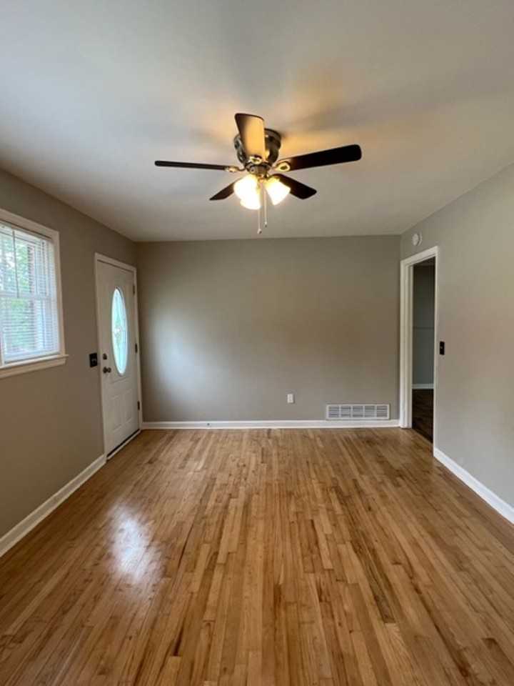 111 South Buckhorn Road - Photo 4 of 18