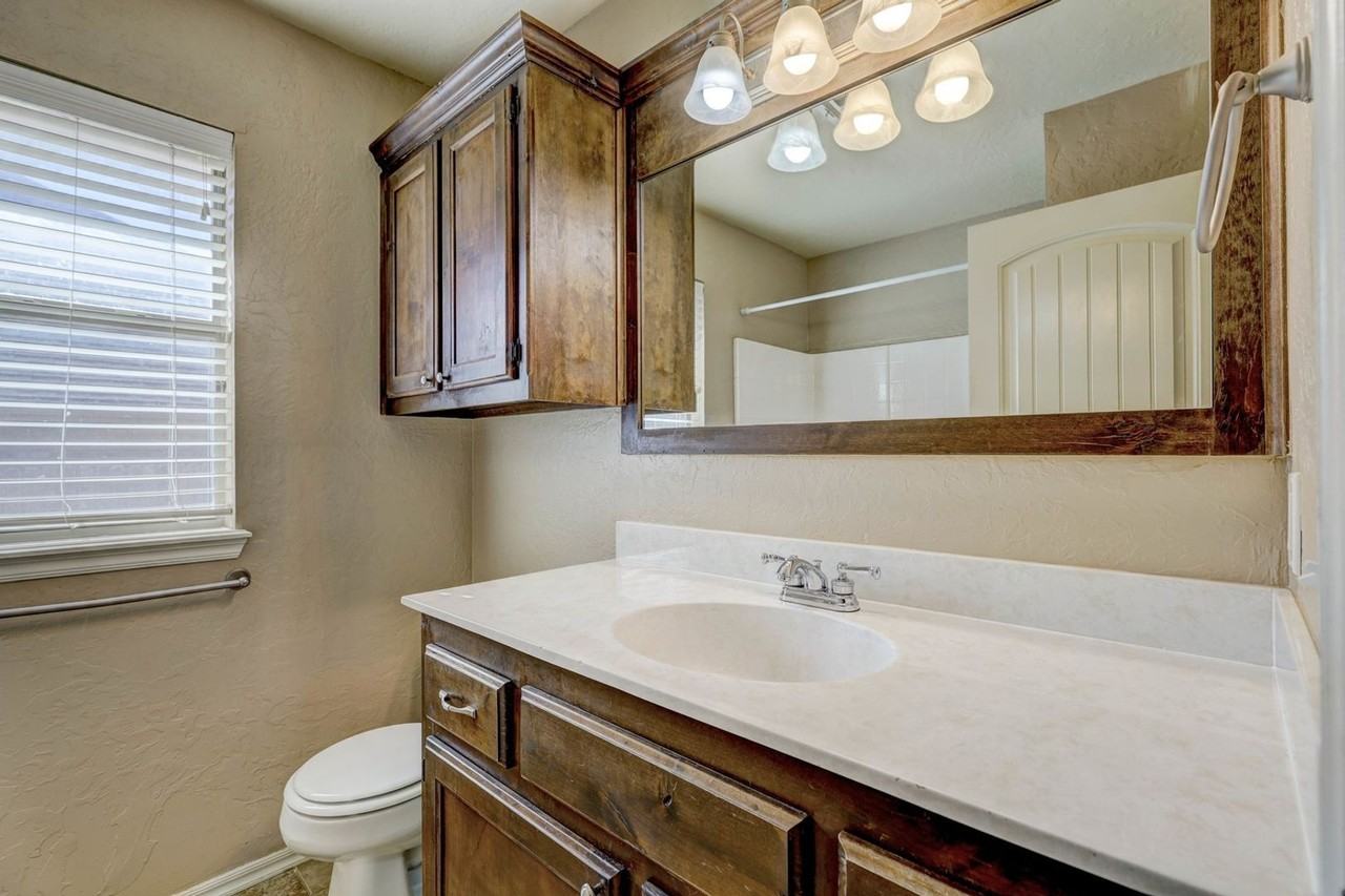 917 N Barn Hill Way - Photo 5 of 34