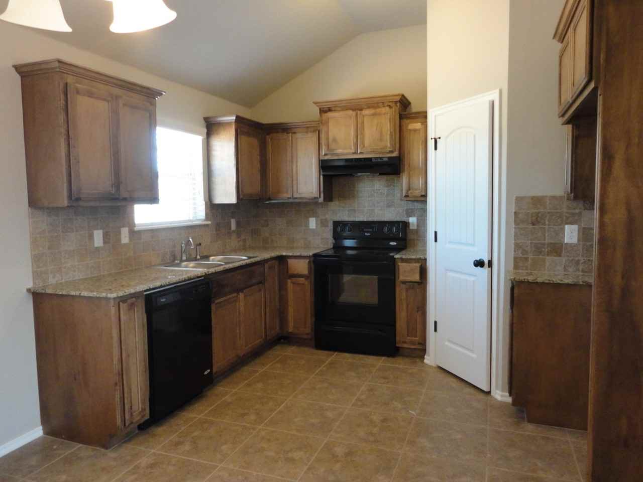 5802 Clearwater Dr - Photo 4 of 16