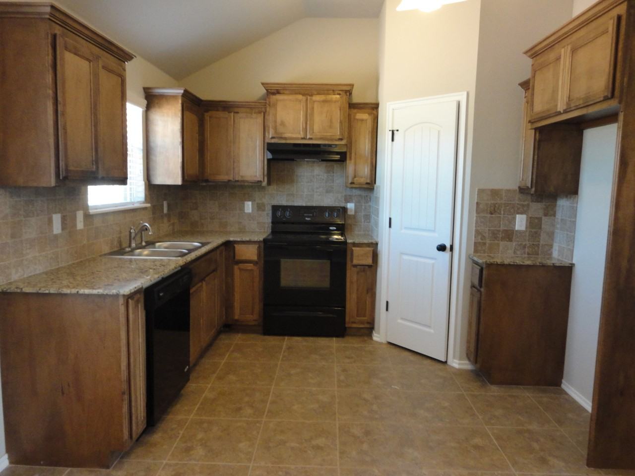 5802 Clearwater Dr - Photo 5 of 16