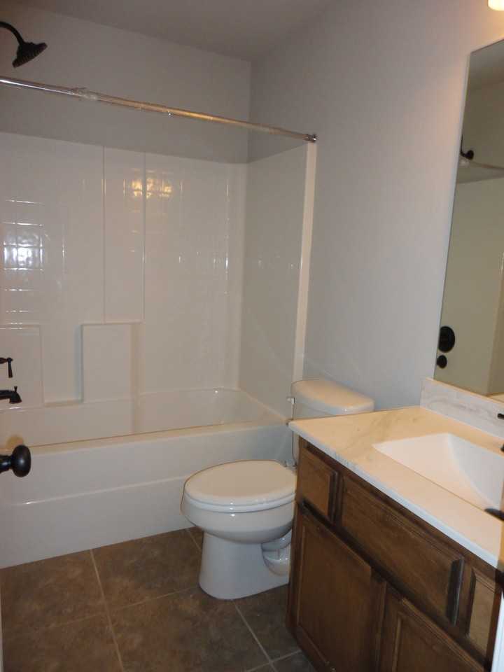 5802 Clearwater Dr - Photo 7 of 16