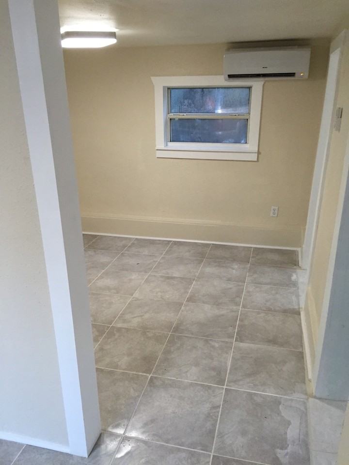 306 1/2 N Fremont Ave - Photo 5 of 7